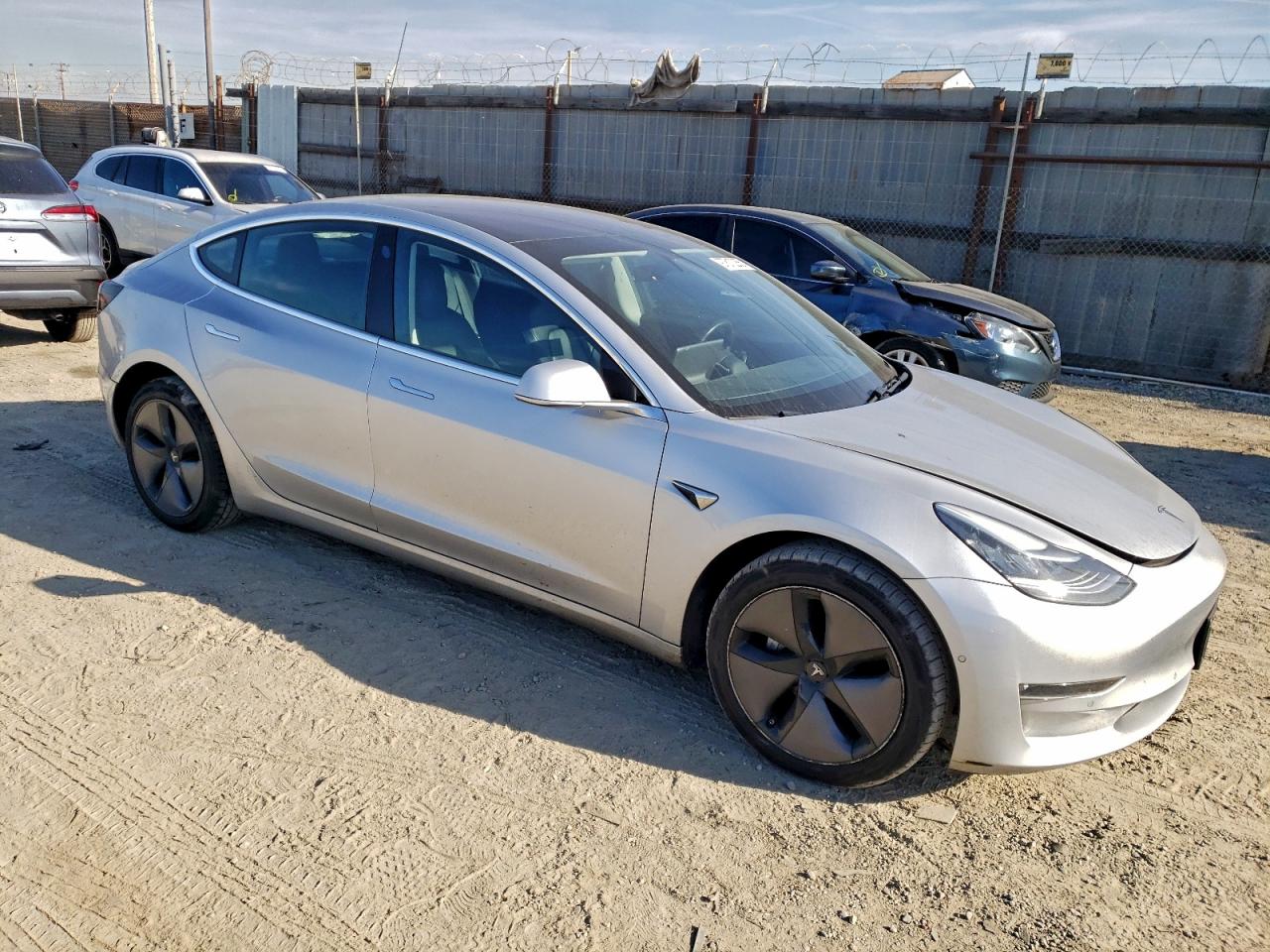 2018 TESLA MODEL 3 photo 4