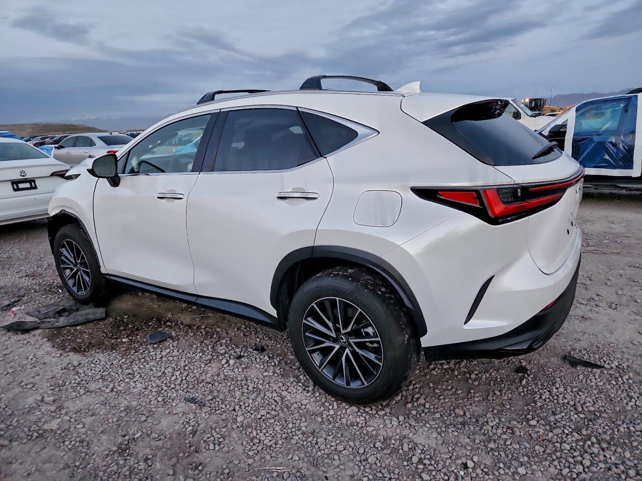 2023 LEXUS NX 350H photo 2