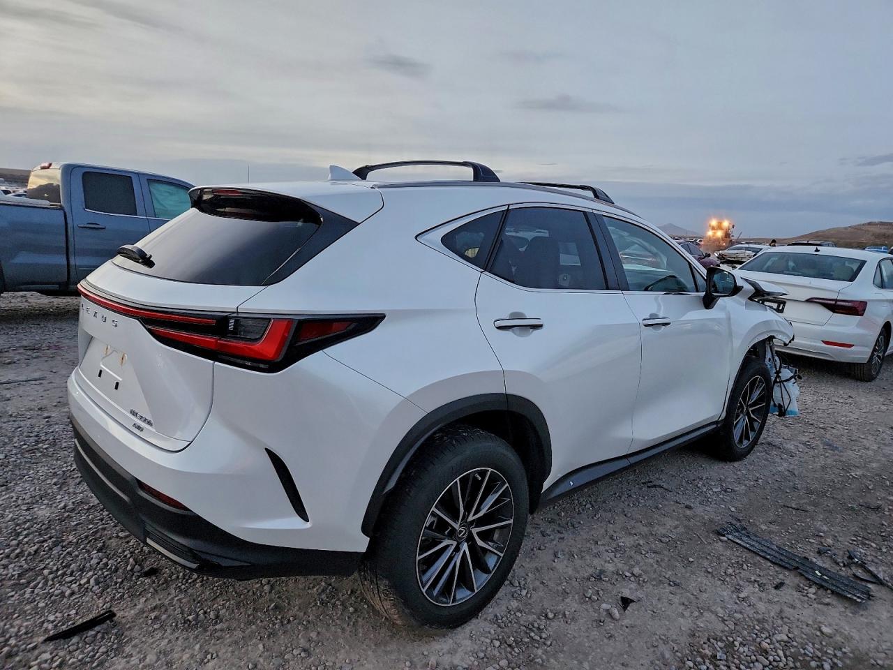 2023 LEXUS NX 350H photo 3