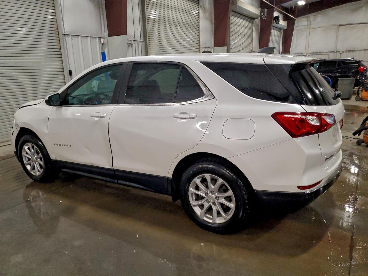 2021 CHEVROLET EQUINOX LT photo 2