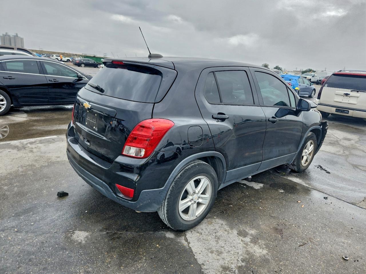2020 CHEVROLET TRAX LS photo 3