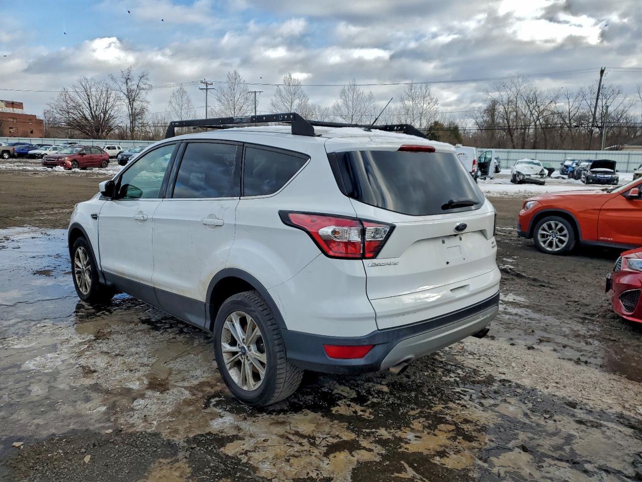 2018 FORD ESCAPE SE photo 2
