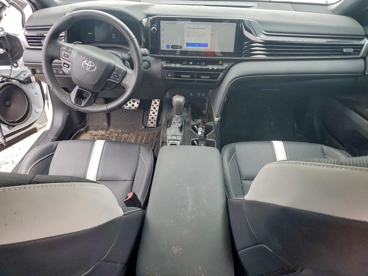 2025 TOYOTA CAMRY XSE photo 8