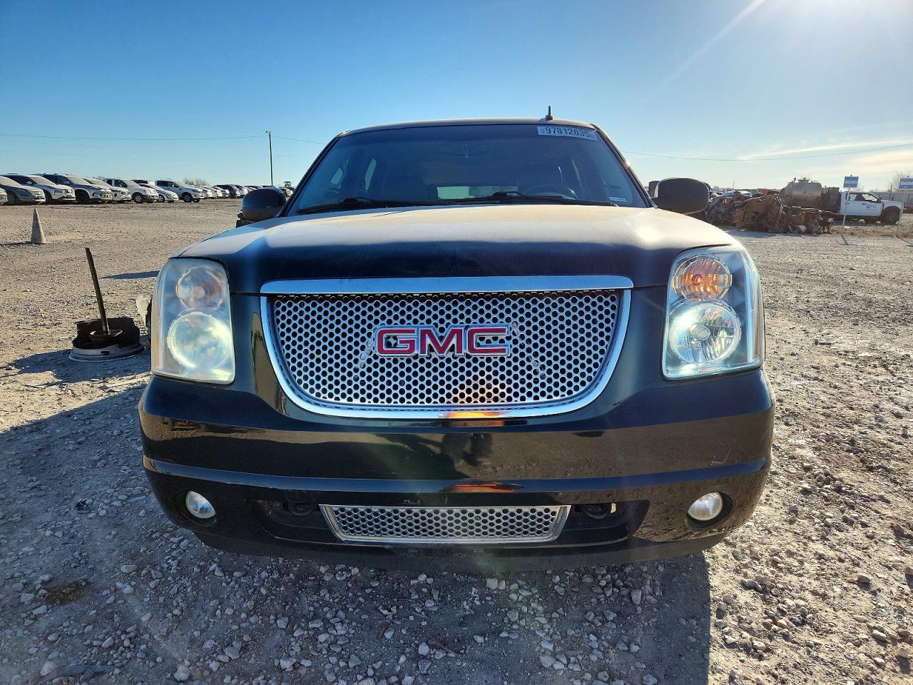 2010 GMC YUKON XL DENALI photo 5