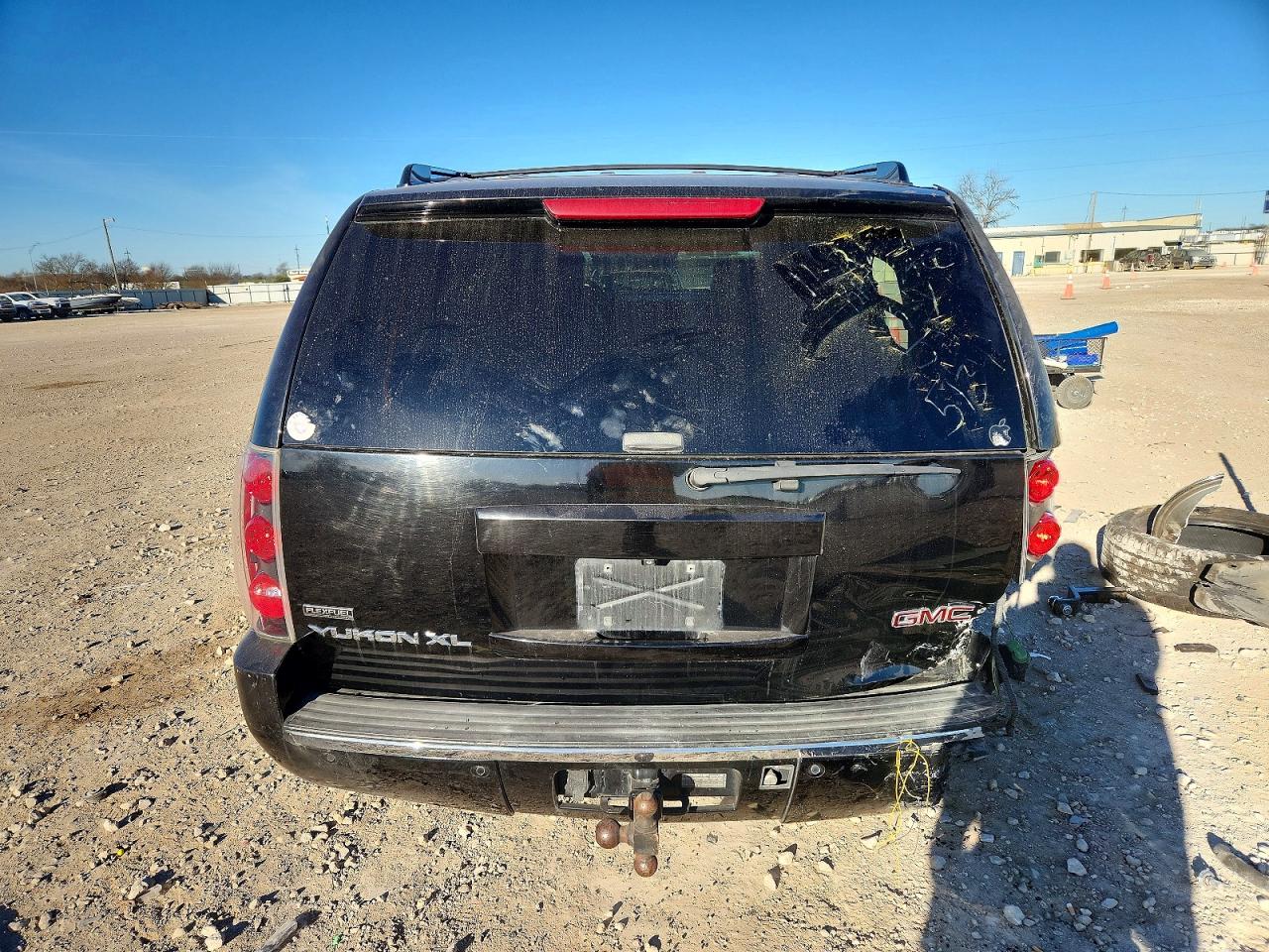 2010 GMC YUKON XL DENALI photo 6