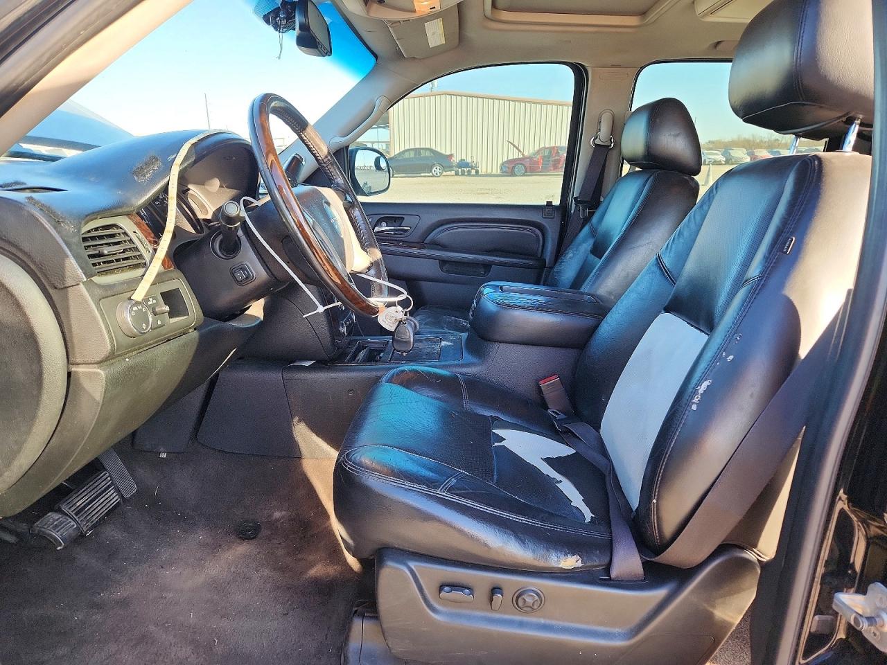 2010 GMC YUKON XL DENALI photo 7