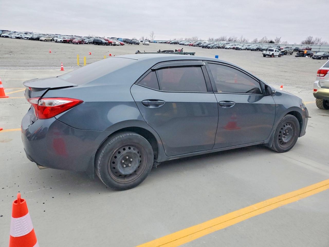 2014 TOYOTA COROLLA L photo 3