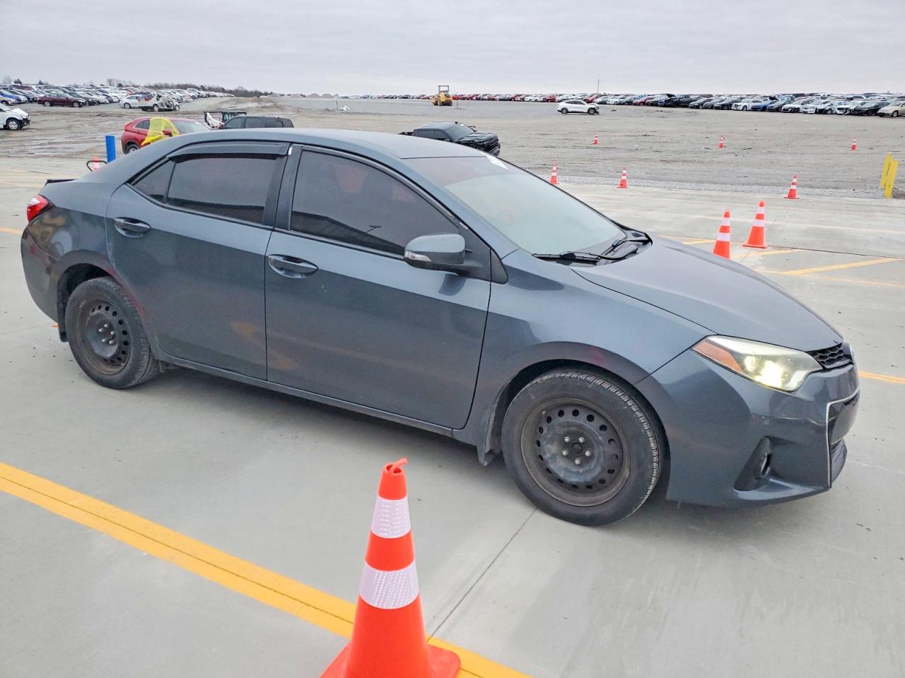 2014 TOYOTA COROLLA L photo 4
