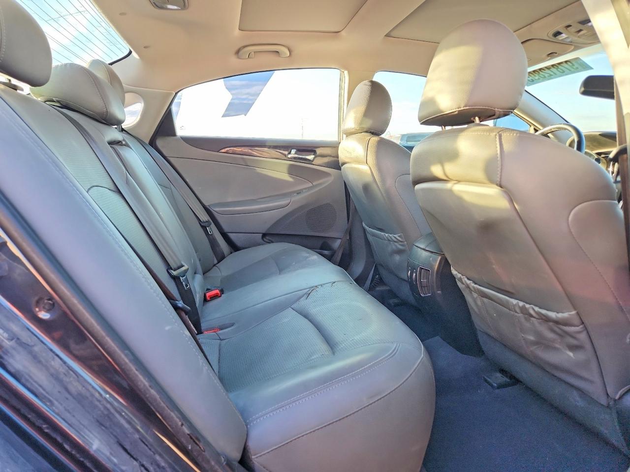 2014 HYUNDAI SONATA SE photo 10