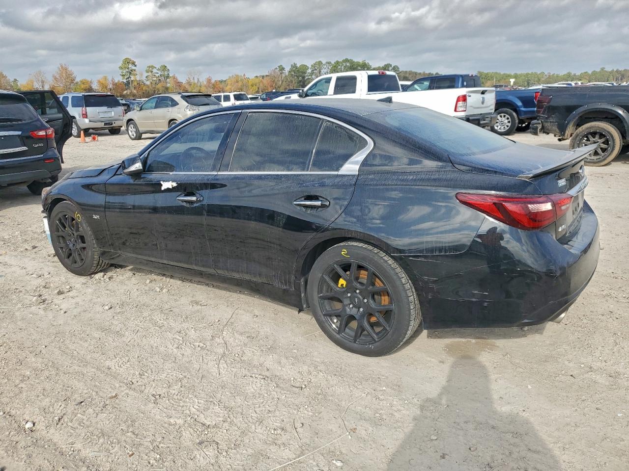 2018 INFINITI Q50 LUXE photo 2