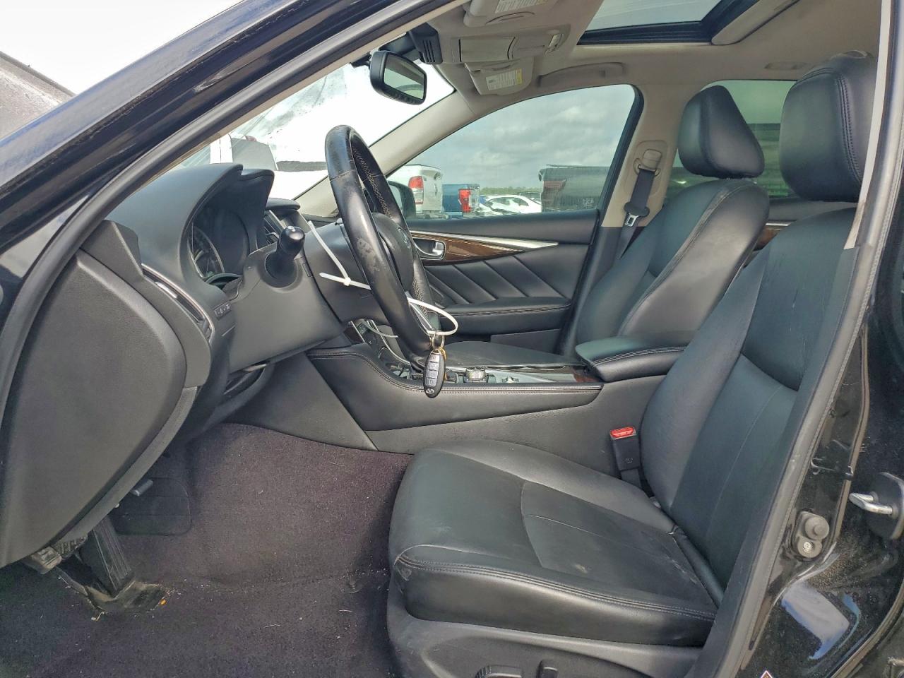 2018 INFINITI Q50 LUXE photo 7