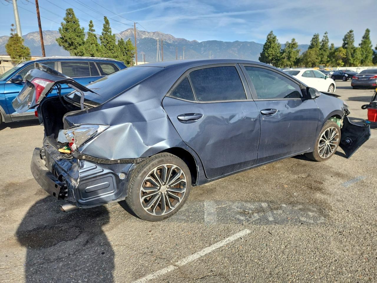 2015 TOYOTA COROLLA L photo 3