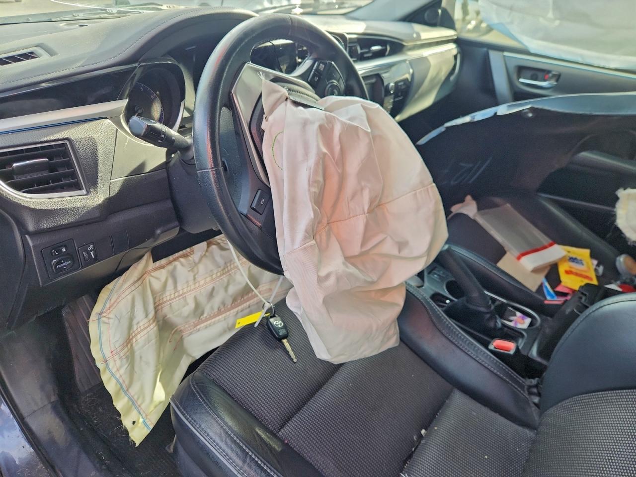 2015 TOYOTA COROLLA L photo 8