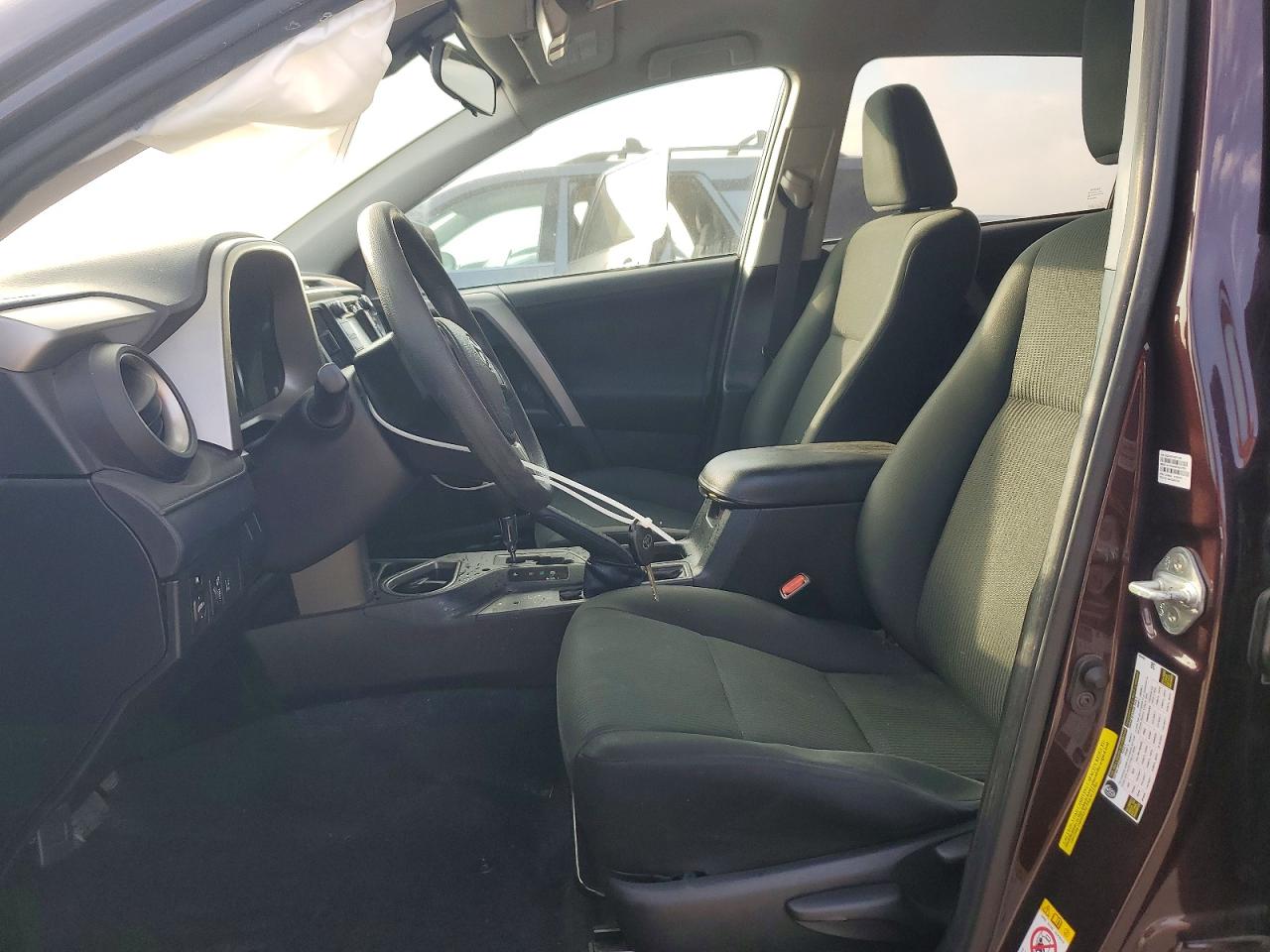 2018 TOYOTA RAV4 LE photo 7