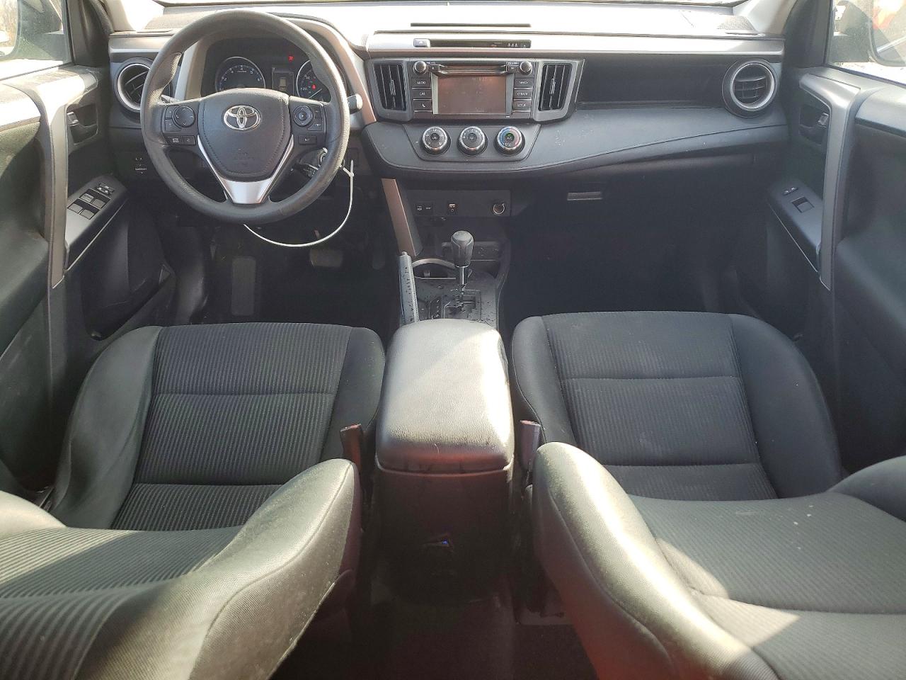 2018 TOYOTA RAV4 LE photo 8
