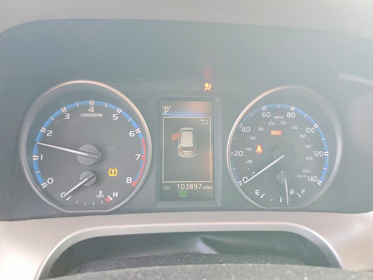 2018 TOYOTA RAV4 LE photo 9