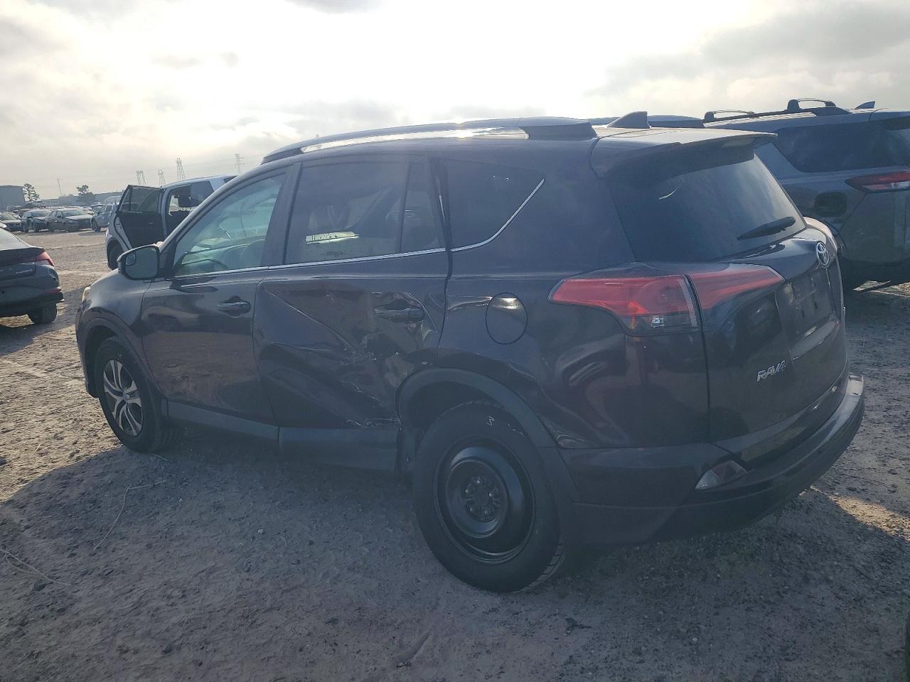 2018 TOYOTA RAV4 LE photo 2