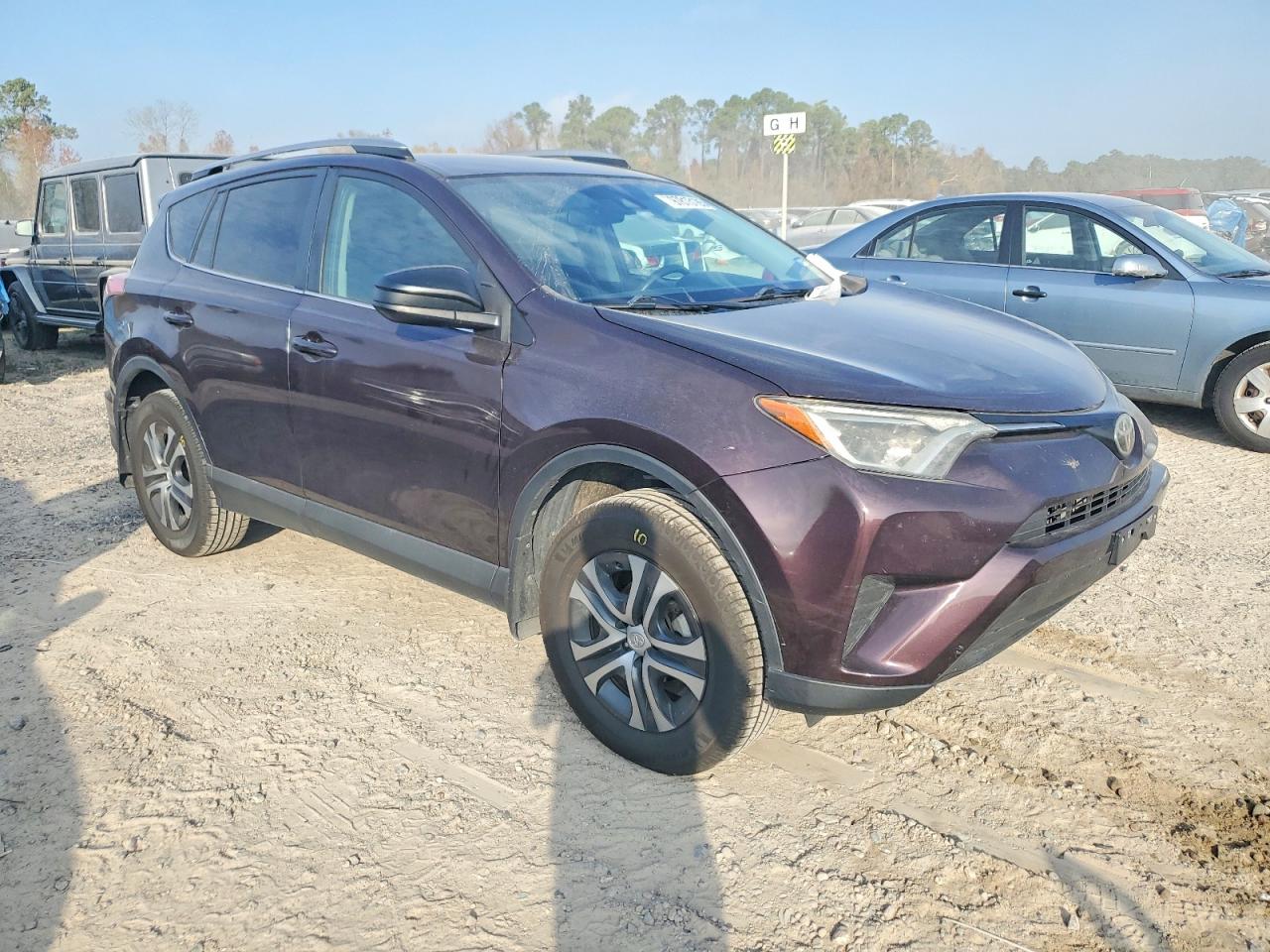 2018 TOYOTA RAV4 LE photo 4