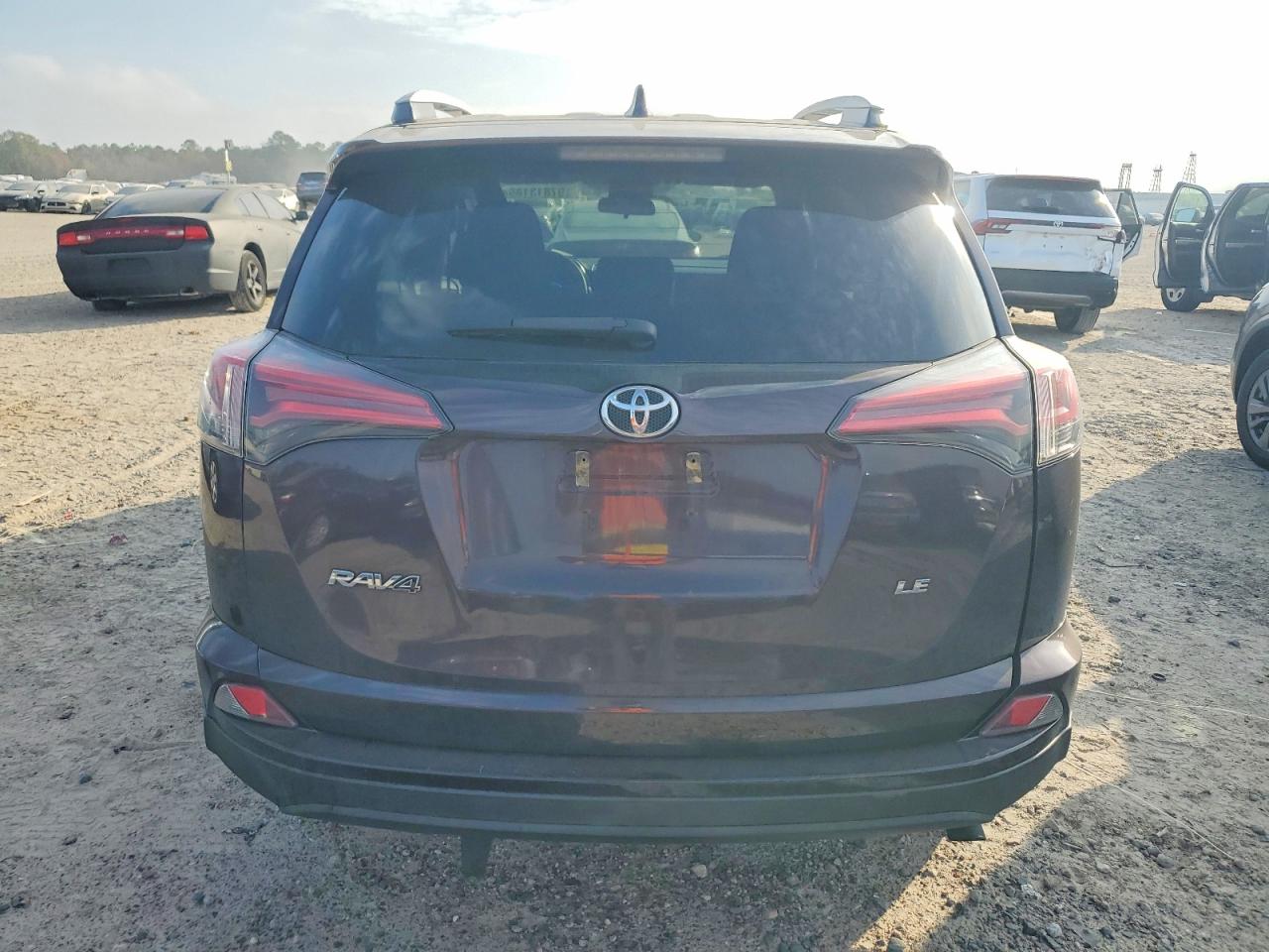 2018 TOYOTA RAV4 LE photo 6