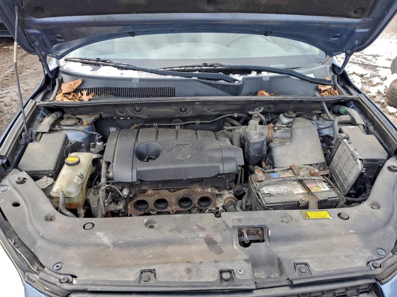 2011 TOYOTA RAV4 photo 11