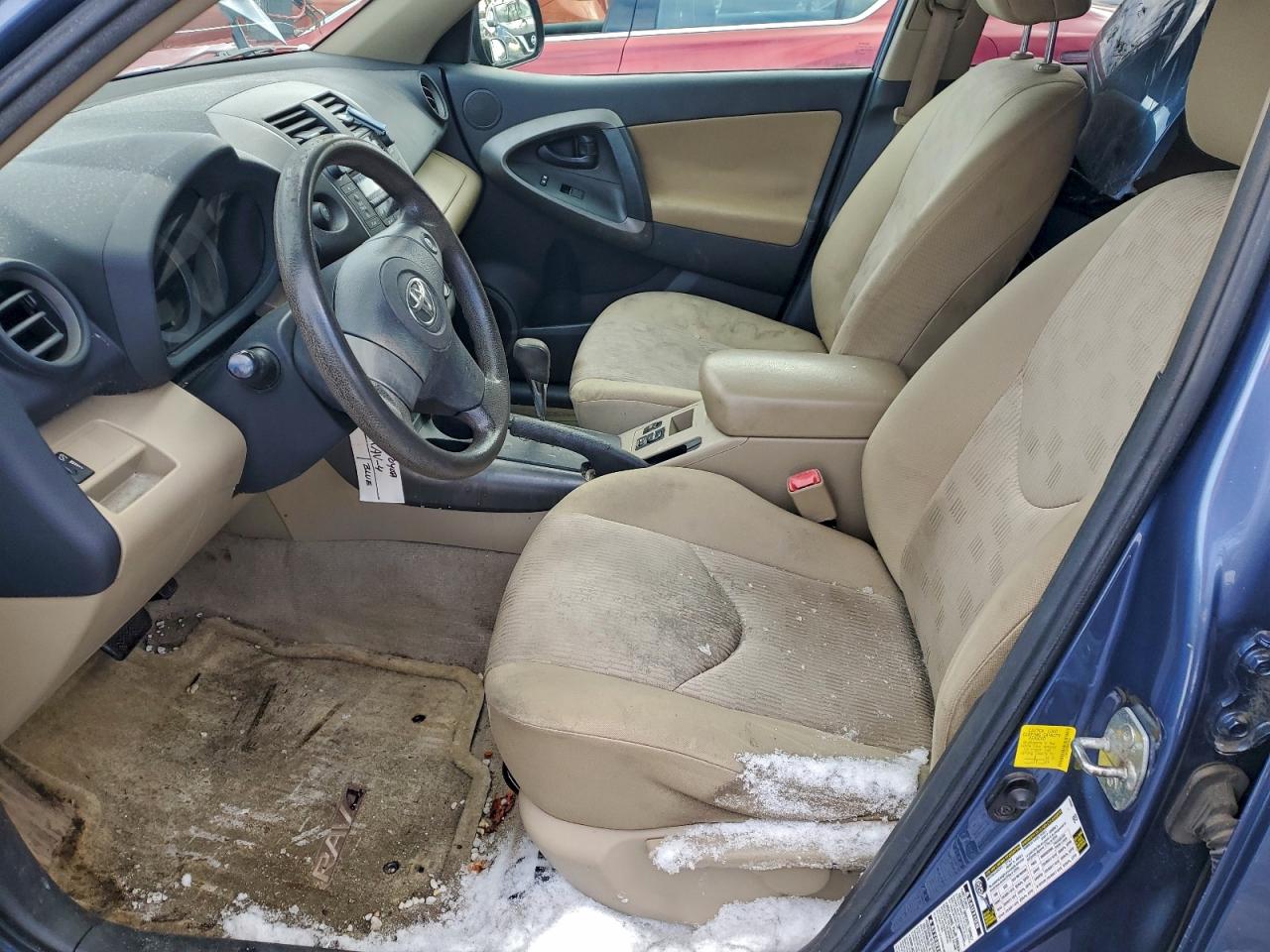 2011 TOYOTA RAV4 photo 7