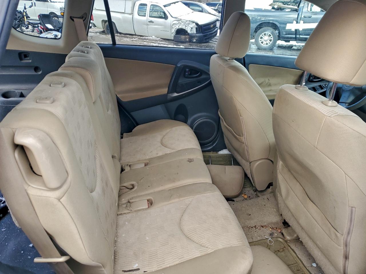 2011 TOYOTA RAV4 photo 10