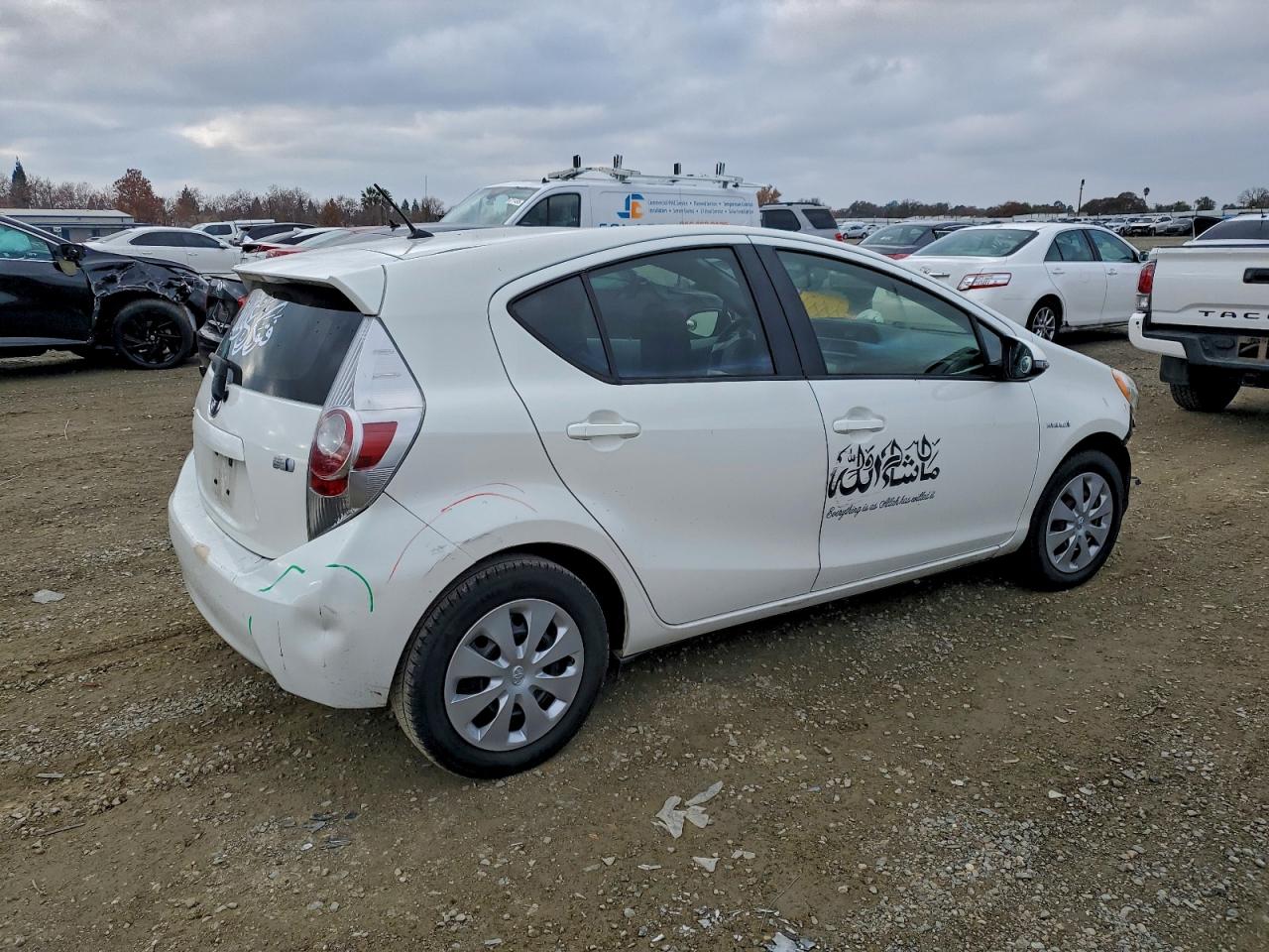 2014 TOYOTA PRIUS C photo 3