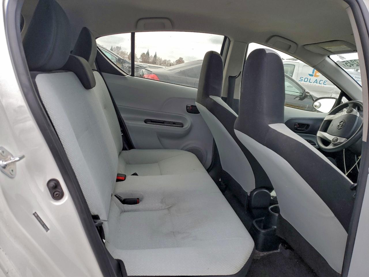 2014 TOYOTA PRIUS C photo 10