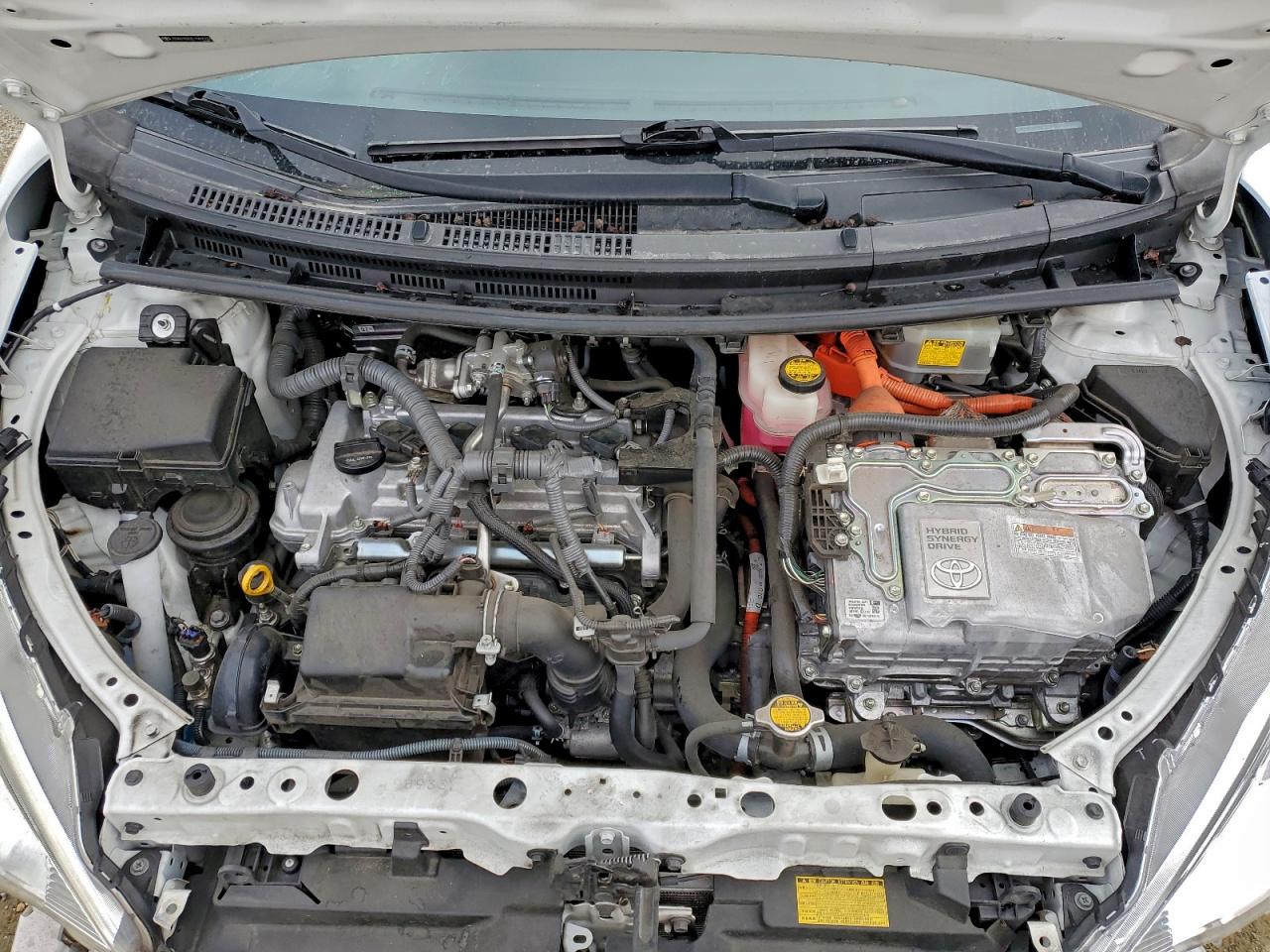 2014 TOYOTA PRIUS C photo 11
