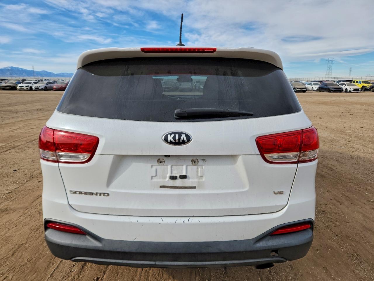 2016 KIA SORENTO LX photo 6