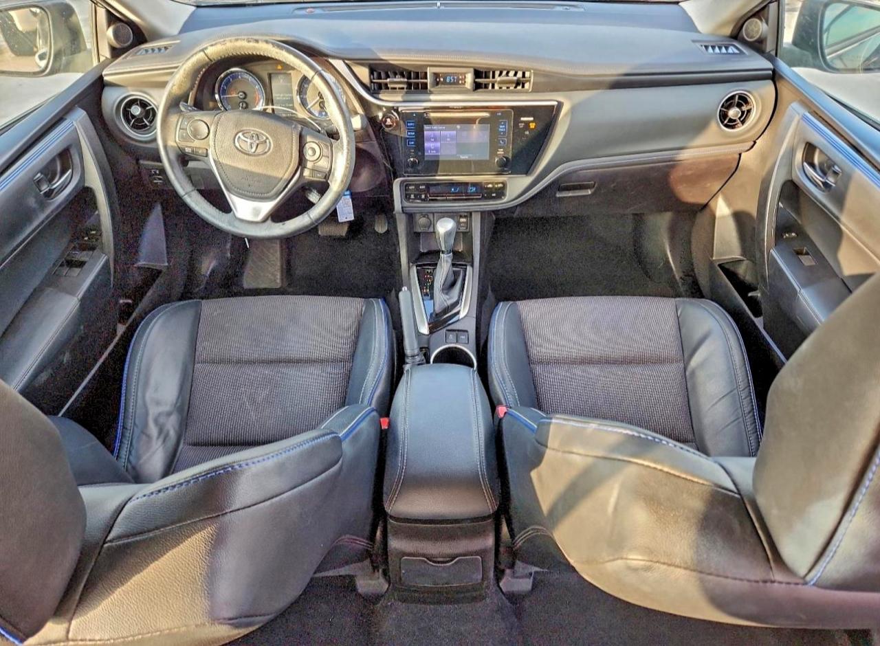 2017 TOYOTA COROLLA L photo 8