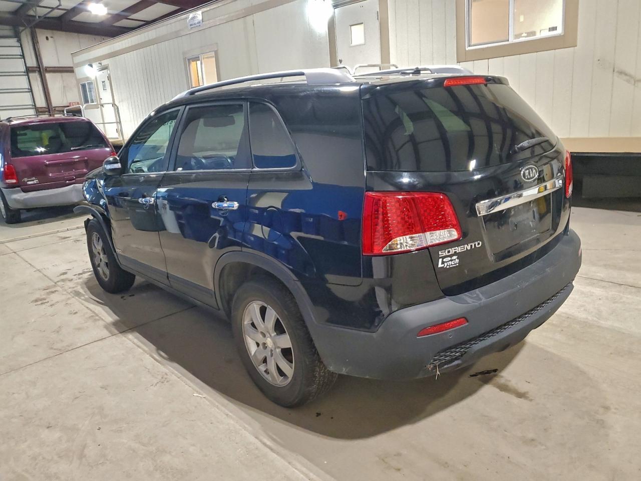 2011 KIA SORENTO BASE photo 2