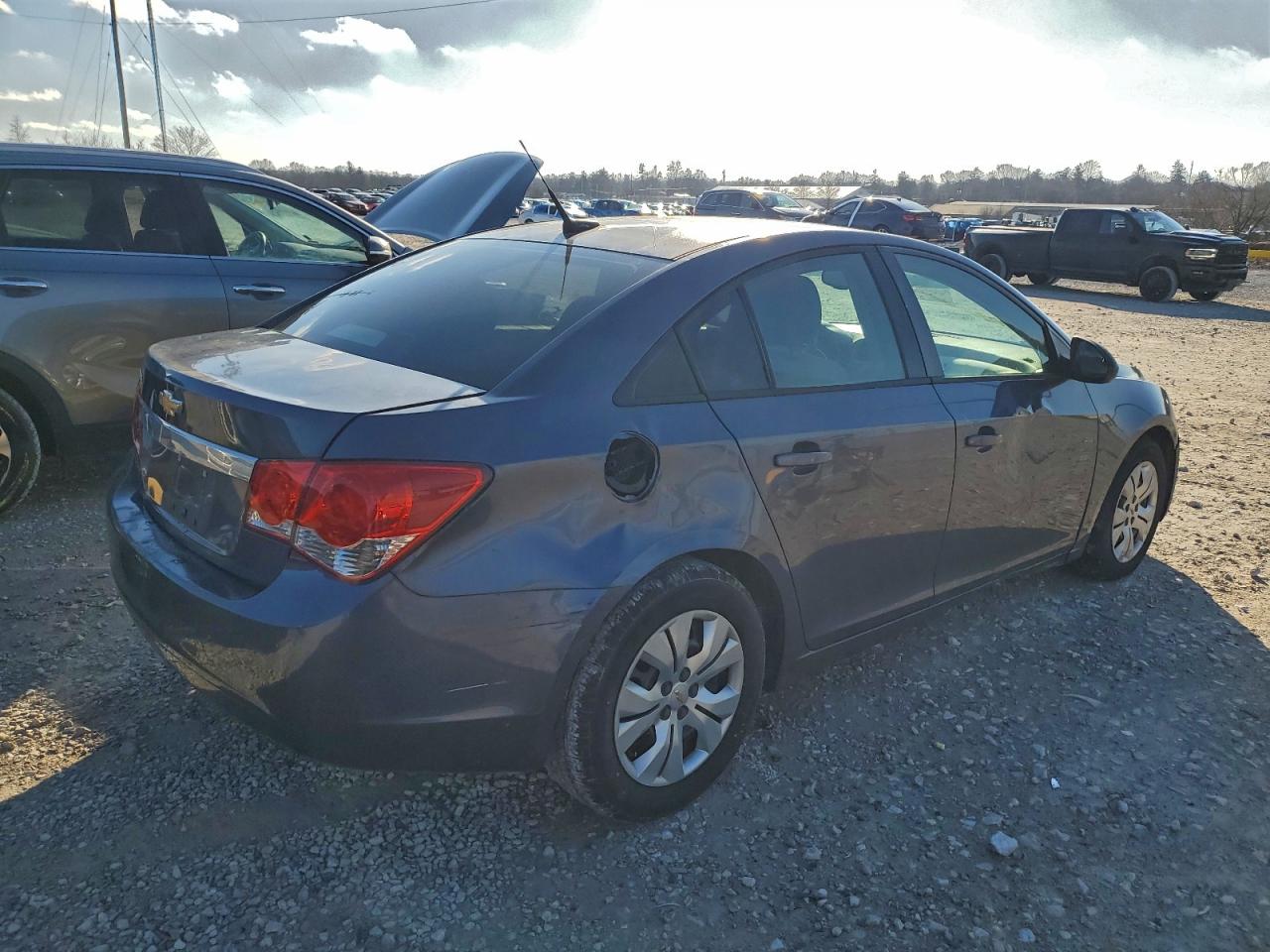 2013 CHEVROLET CRUZE LS photo 3