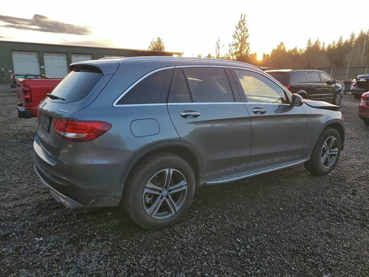 2016 MERCEDES-BENZ GLC 300 4MATIC photo 3