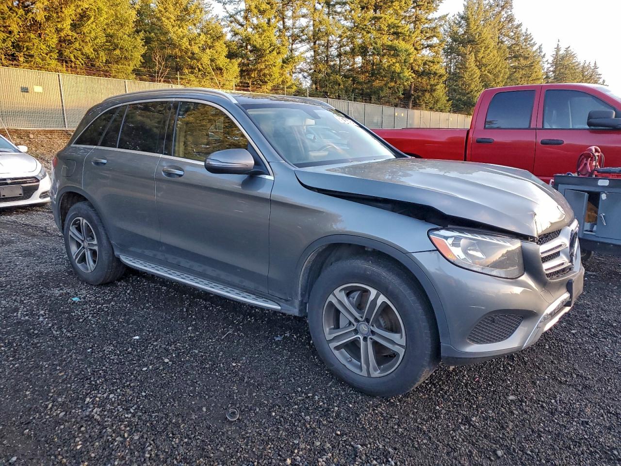 2016 MERCEDES-BENZ GLC 300 4MATIC photo 4