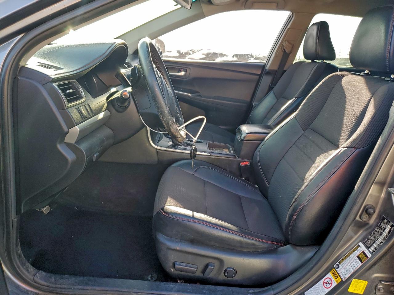 2016 TOYOTA CAMRY LE photo 13
