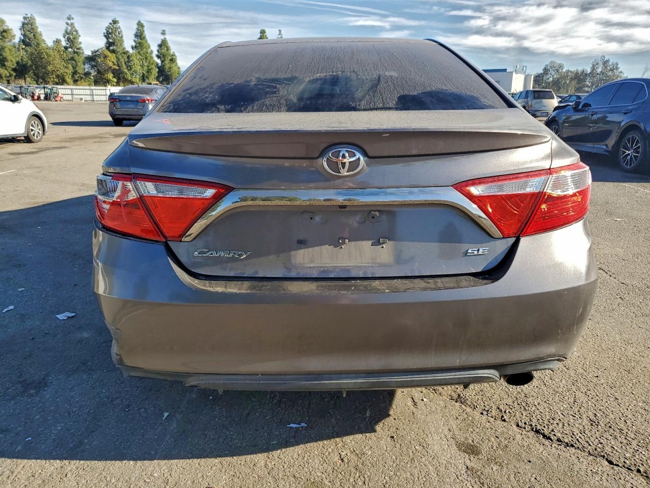 2016 TOYOTA CAMRY LE photo 11