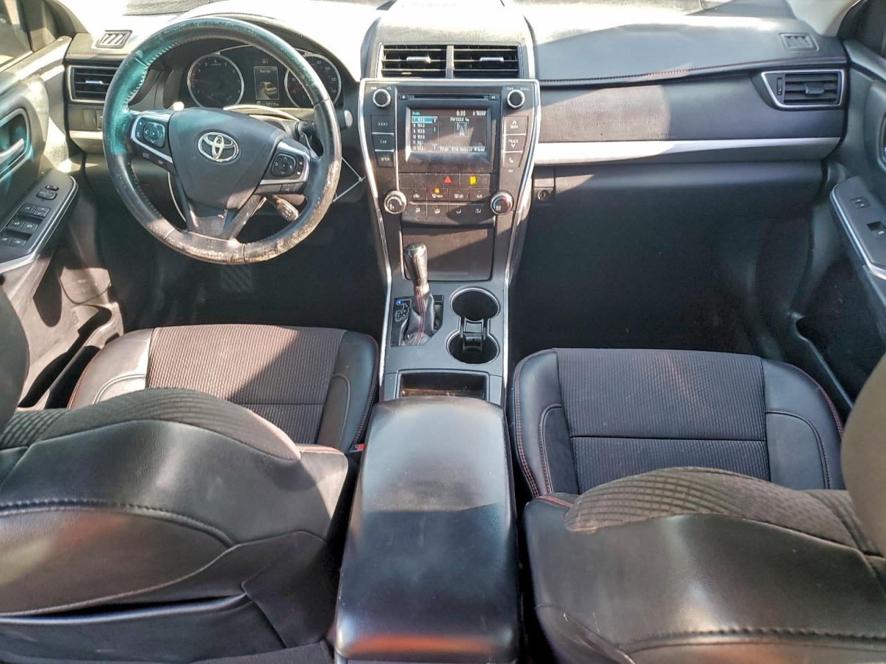 2016 TOYOTA CAMRY LE photo 15