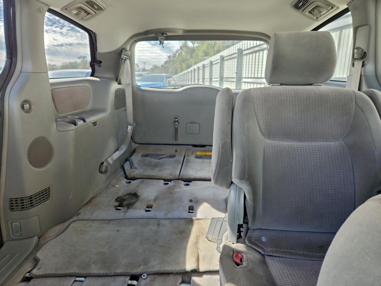2006 TOYOTA SIENNA LE photo 10