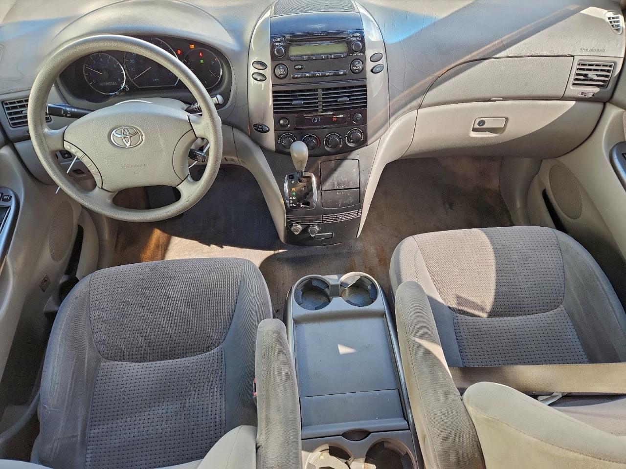 2006 TOYOTA SIENNA LE photo 8
