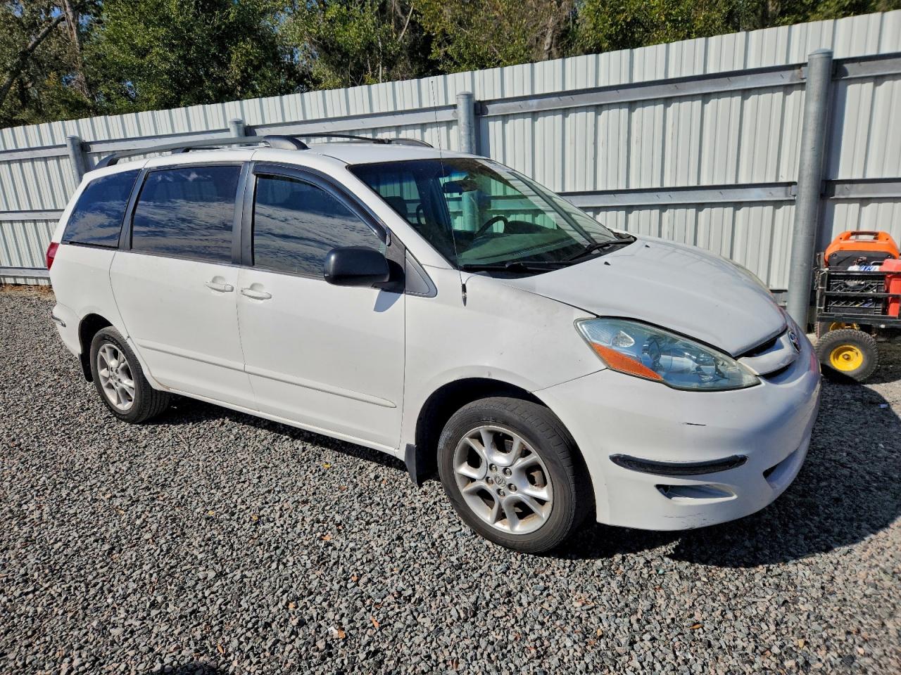 2006 TOYOTA SIENNA LE photo 4