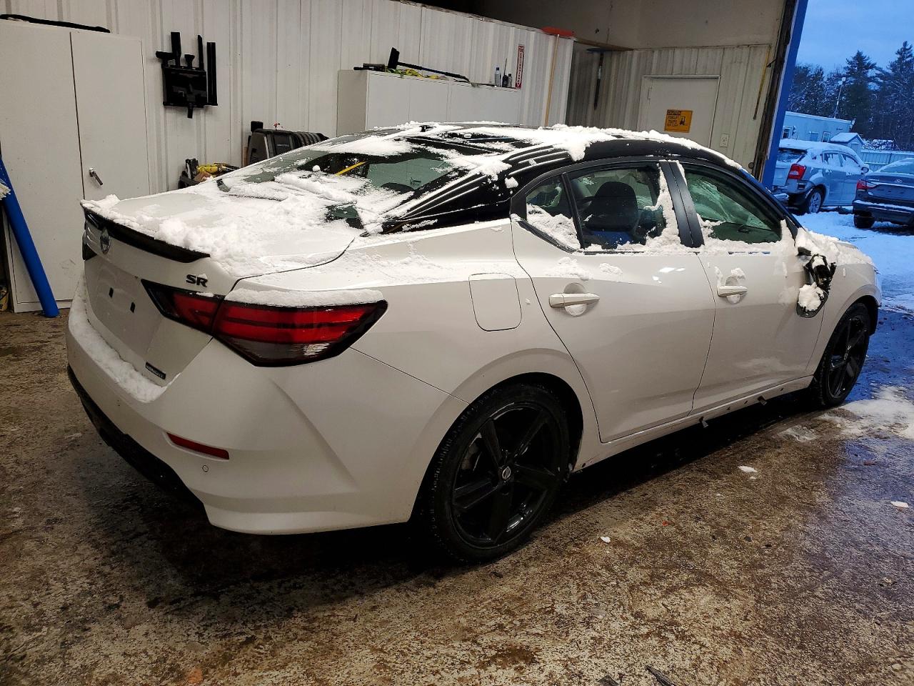 2023 NISSAN SENTRA SR photo 3