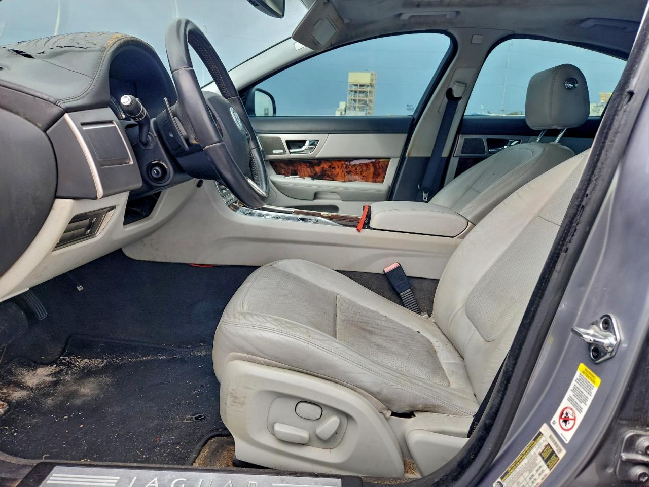 2011 JAGUAR XF PREMIUM photo 7