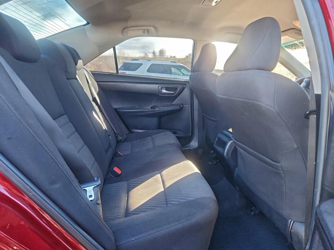 2015 TOYOTA CAMRY LE photo 10