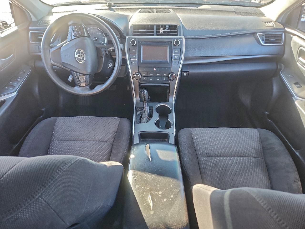 2015 TOYOTA CAMRY LE photo 8