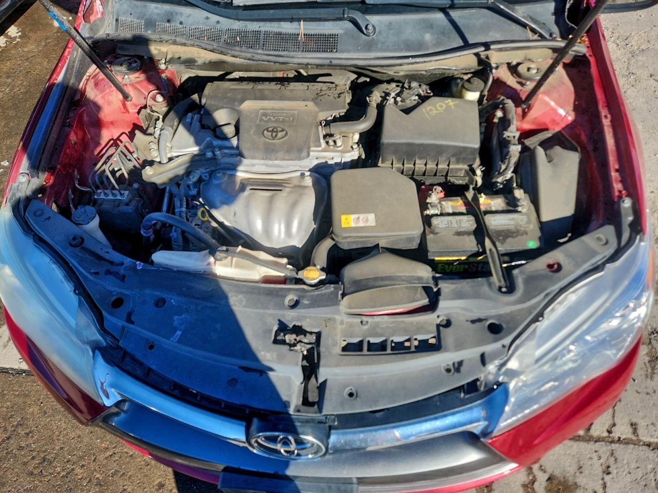 2015 TOYOTA CAMRY LE photo 11