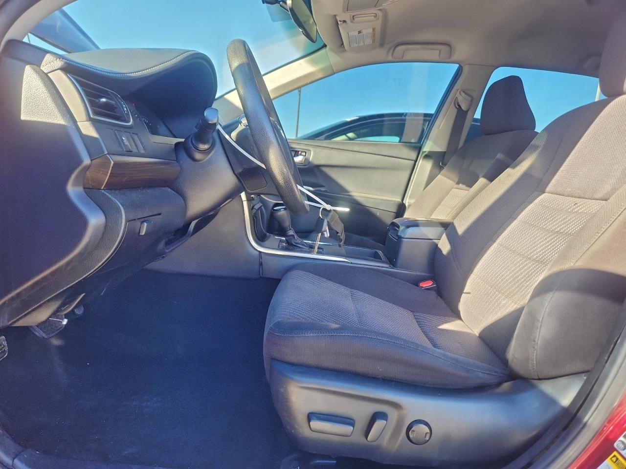 2015 TOYOTA CAMRY LE photo 7