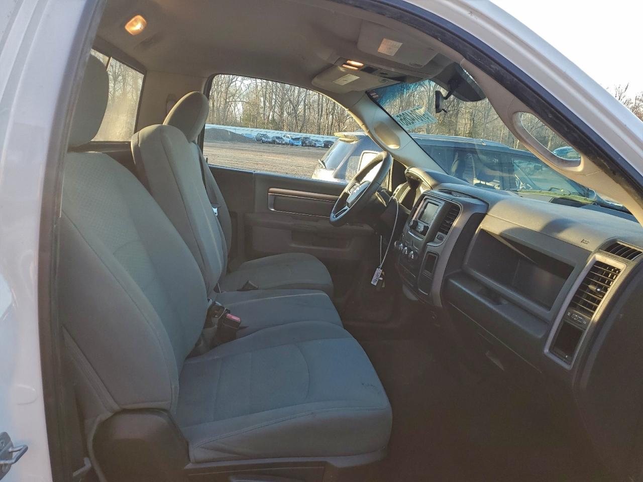 2018 RAM 1500 ST photo 10