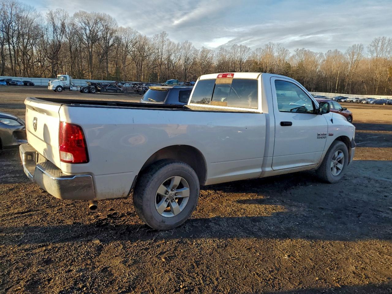 2018 RAM 1500 ST photo 3