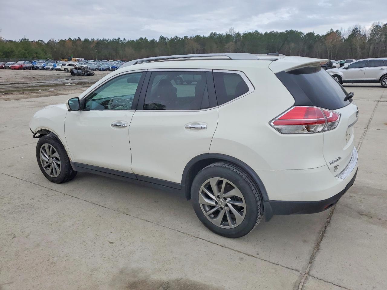 2014 NISSAN ROGUE S photo 2